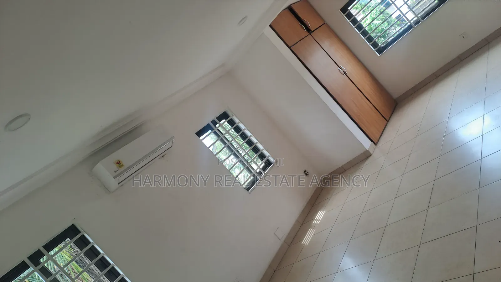 10bdrm House in Dzorwulu for rent