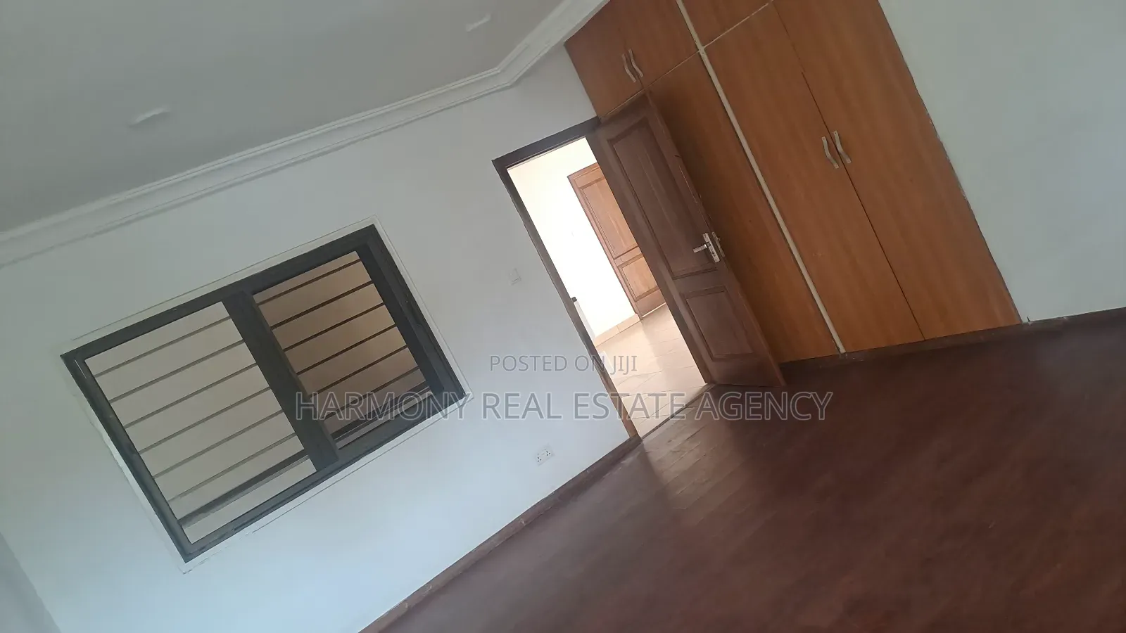 10bdrm House in Dzorwulu for rent