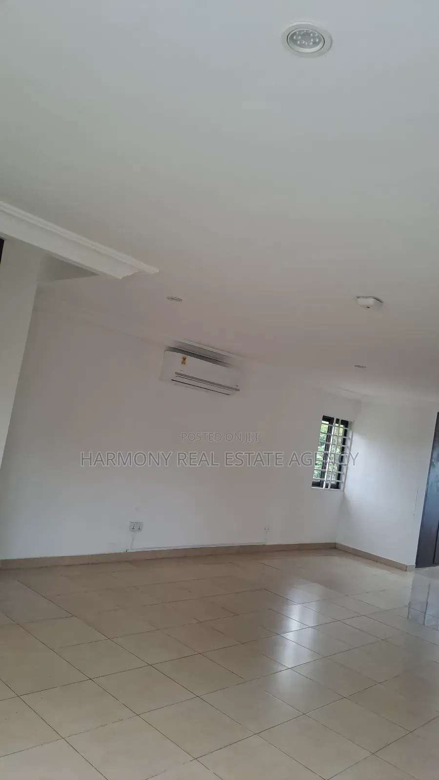 10bdrm House in Dzorwulu for rent