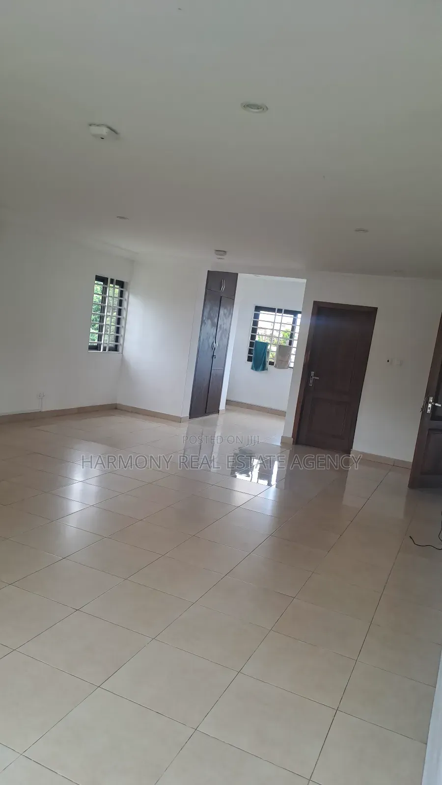 10bdrm House in Dzorwulu for rent