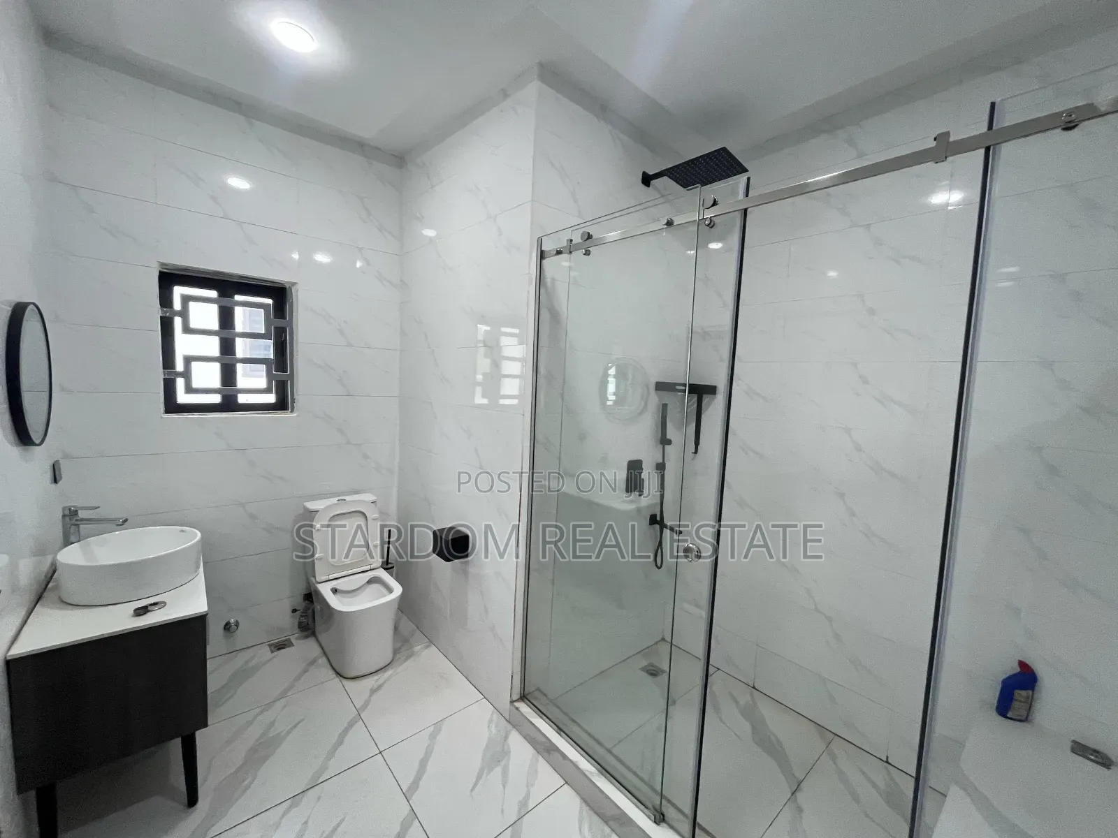 4bdrm Duplex in Ars, East Legon for sale