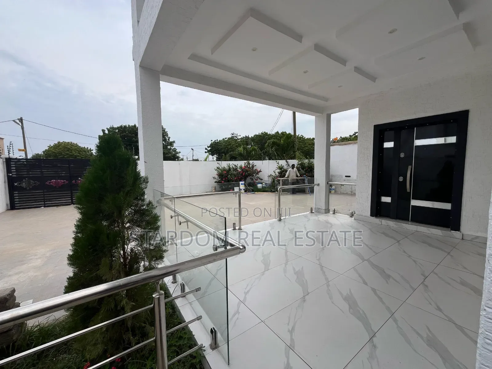4bdrm Duplex in Ars, East Legon for sale