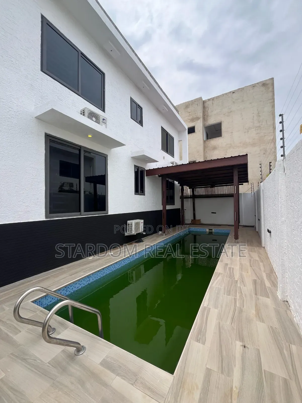 4bdrm Duplex in Ars, East Legon for sale