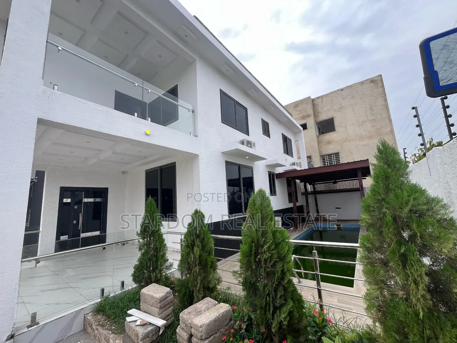 4bdrm Duplex in Ars, East Legon for sale