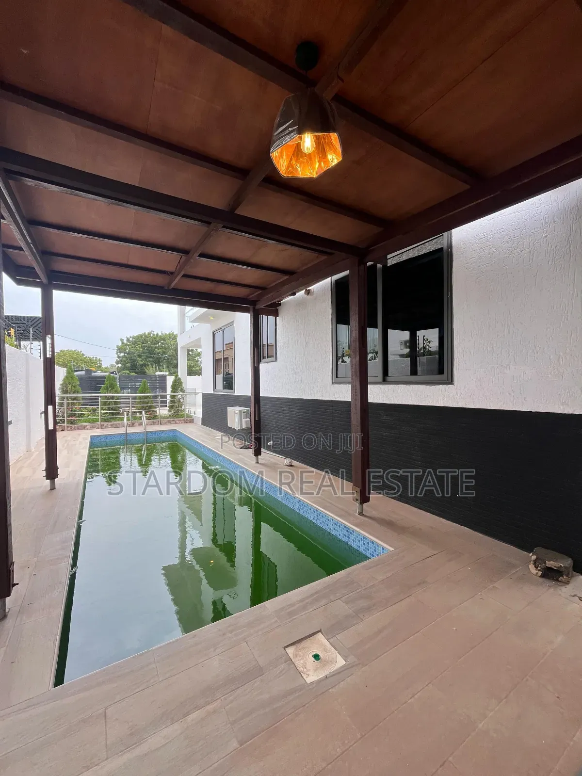 4bdrm Duplex in Ars, East Legon for sale