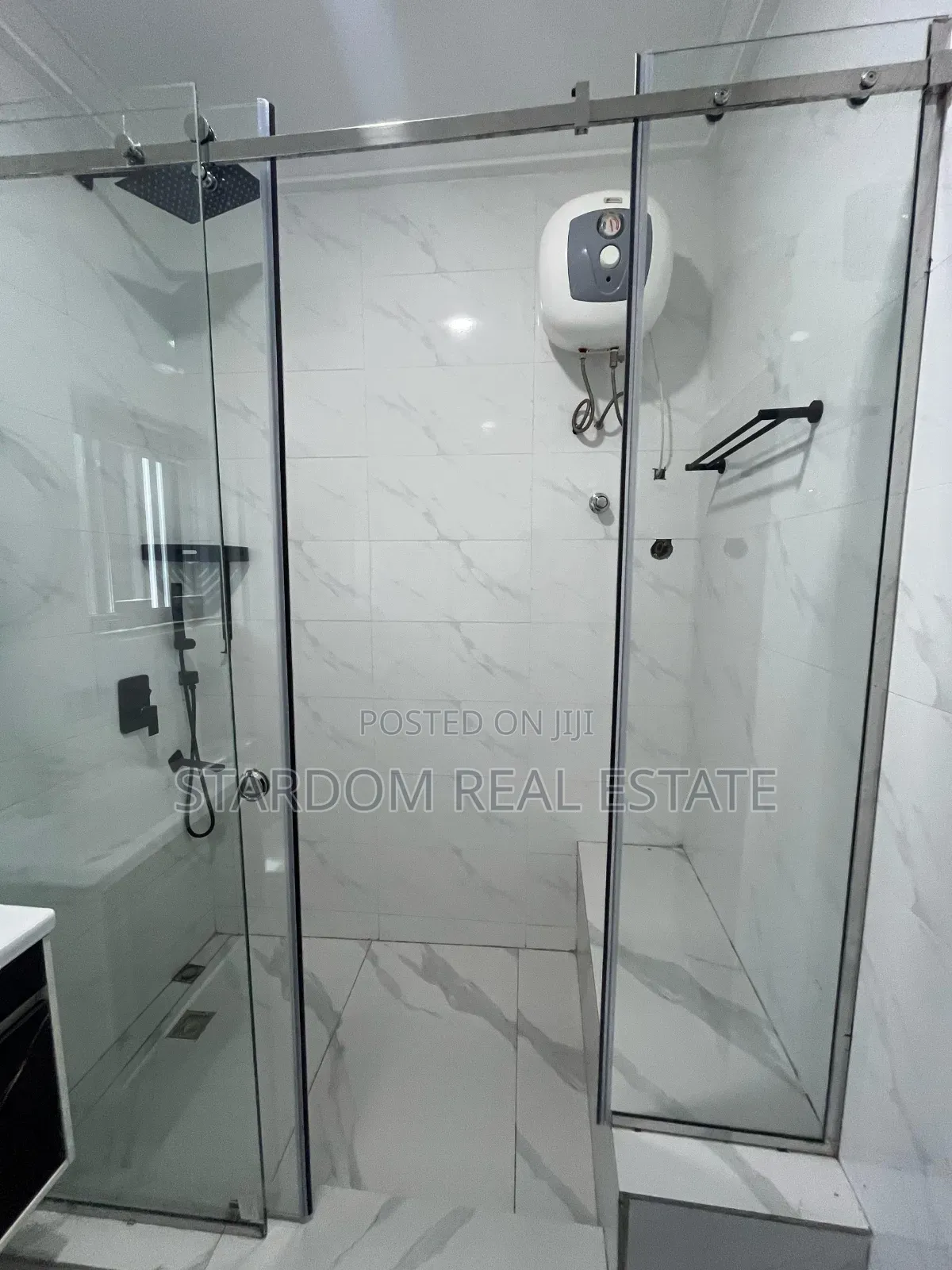 4bdrm Duplex in Ars, East Legon for sale