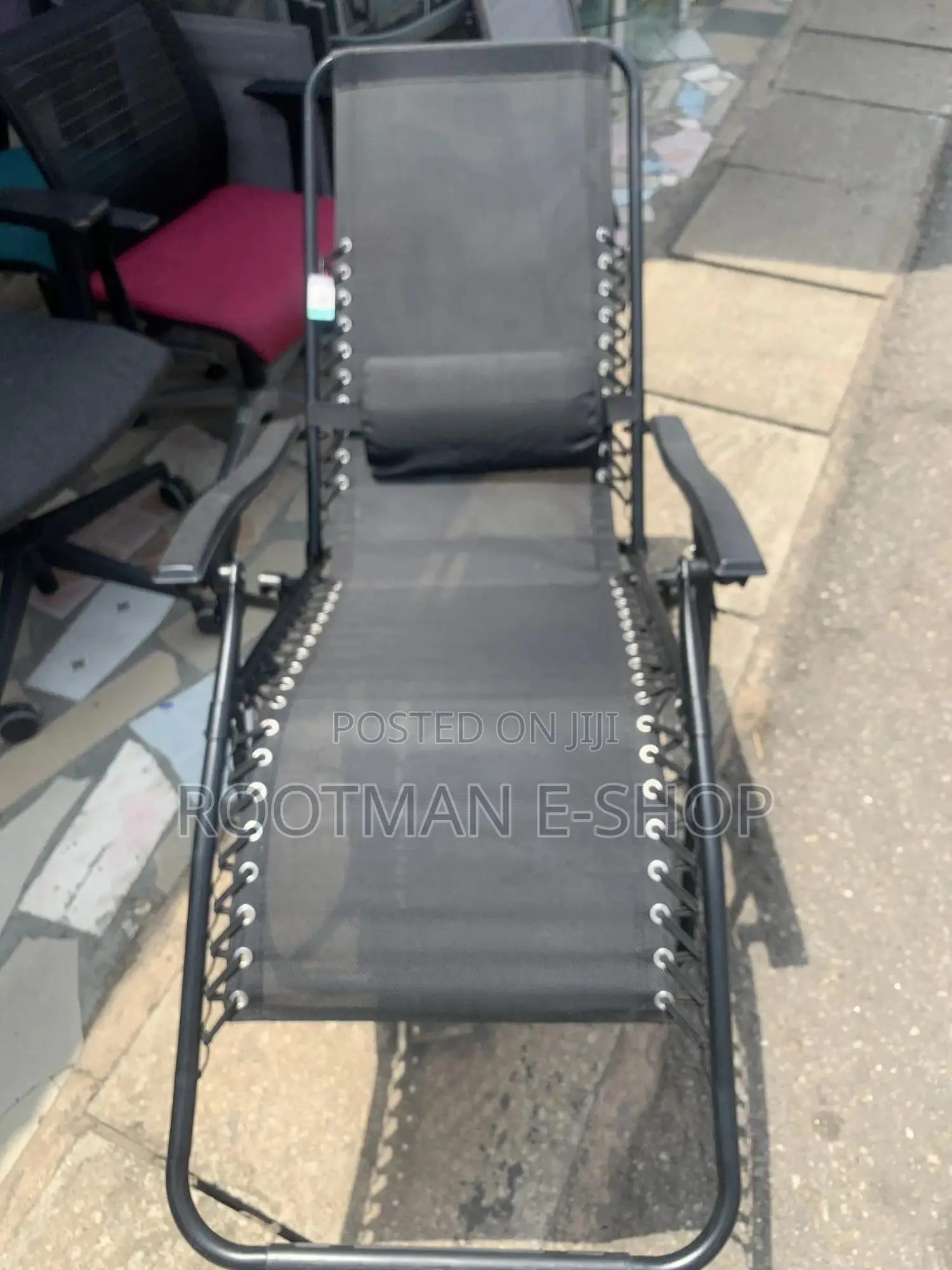 Portable and Foldable Recliner Chair With Adjustable Pillow