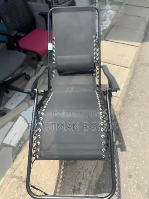 Portable and Foldable Recliner Chair With Adjustable Pillow