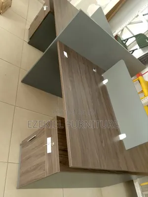 Stylish Modern Workstation