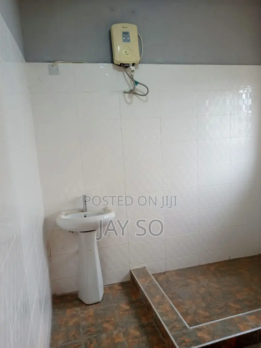 4bdrm House in Dansoman, Keep Fit for sale