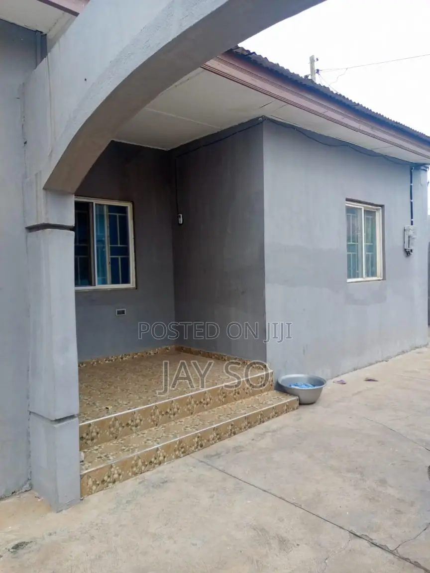 4bdrm House in Dansoman, Keep Fit for sale