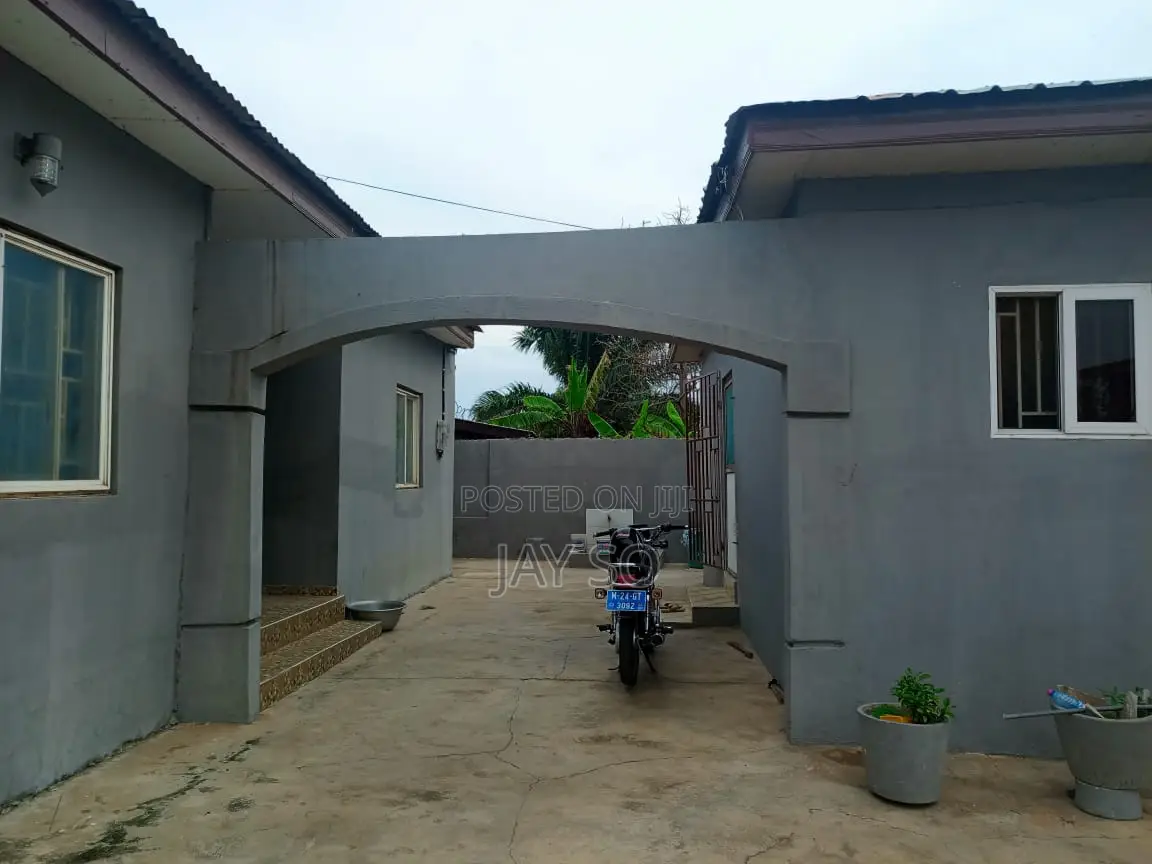 4bdrm House in Dansoman, Keep Fit for sale