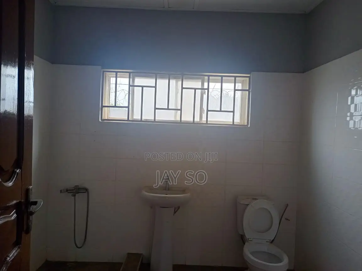 4bdrm House in Dansoman, Keep Fit for sale