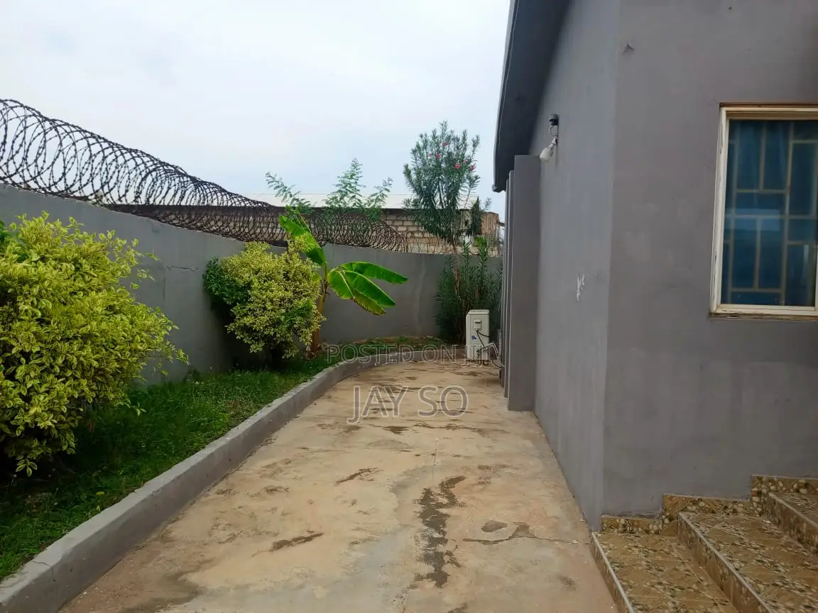 4bdrm House in Dansoman, Keep Fit for sale
