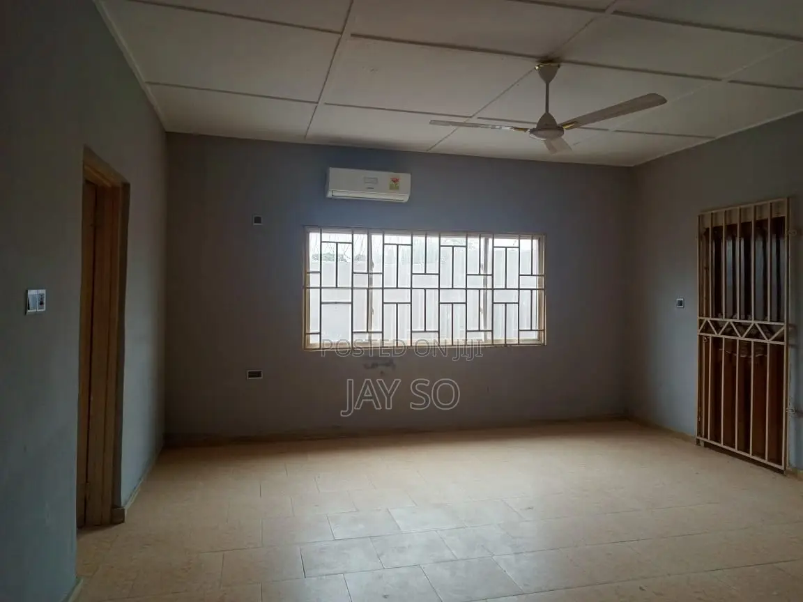 4bdrm House in Dansoman, Keep Fit for sale