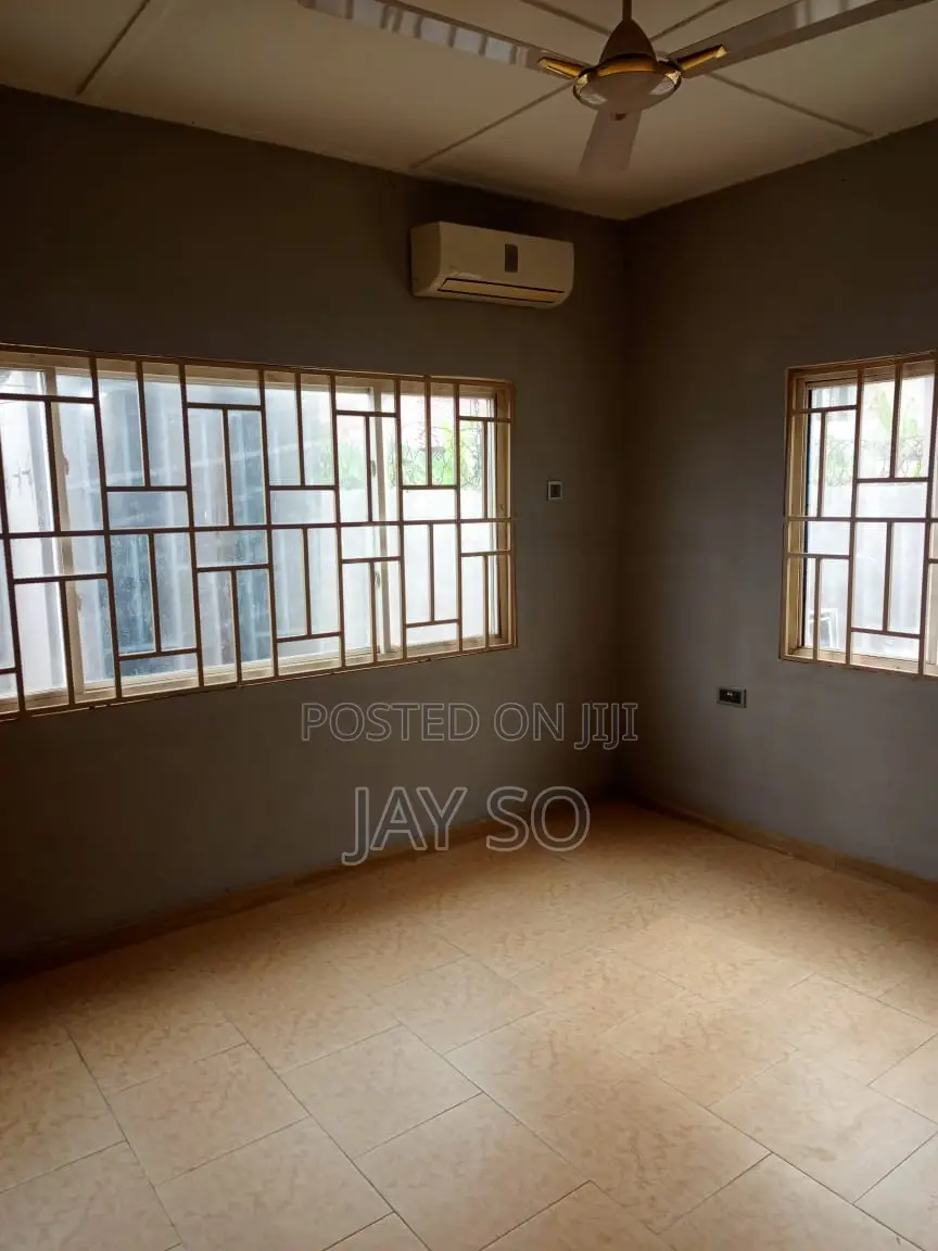 4bdrm House in Dansoman, Keep Fit for sale