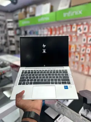 New Laptop HP EliteBook 830 G8 16GB Intel Core I5 SSD 512GB
