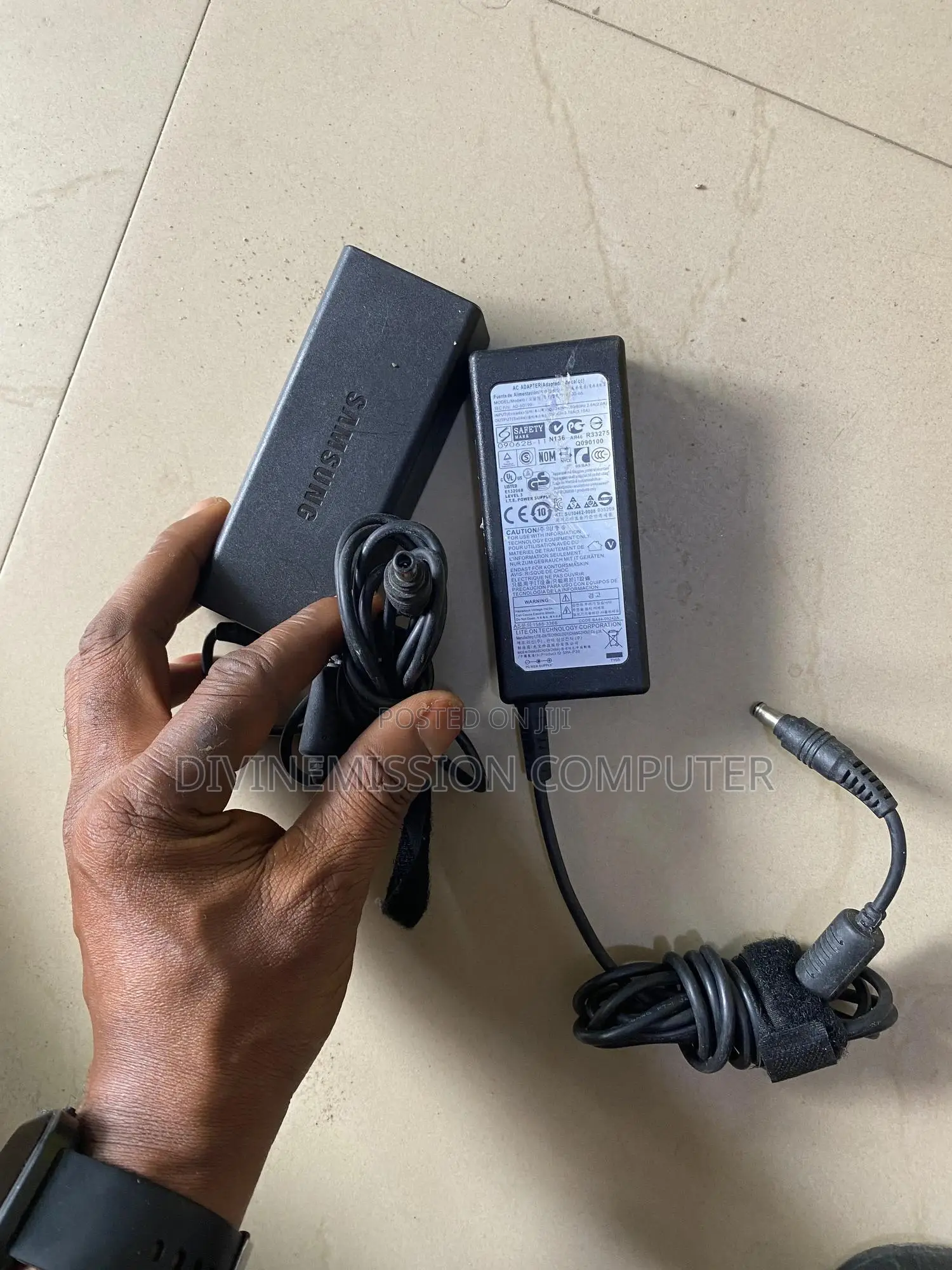 Samsung Laptop Charger/Adapter Uk Used 19v 3.16a 65w