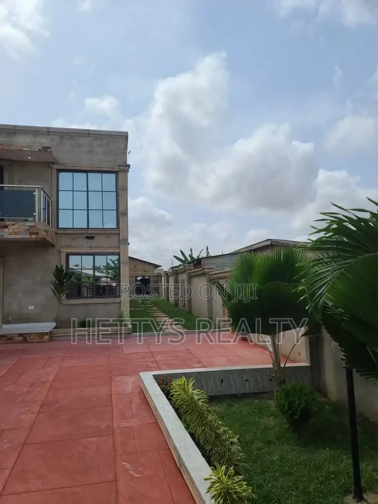 3bdrm House in Pokuase for sale