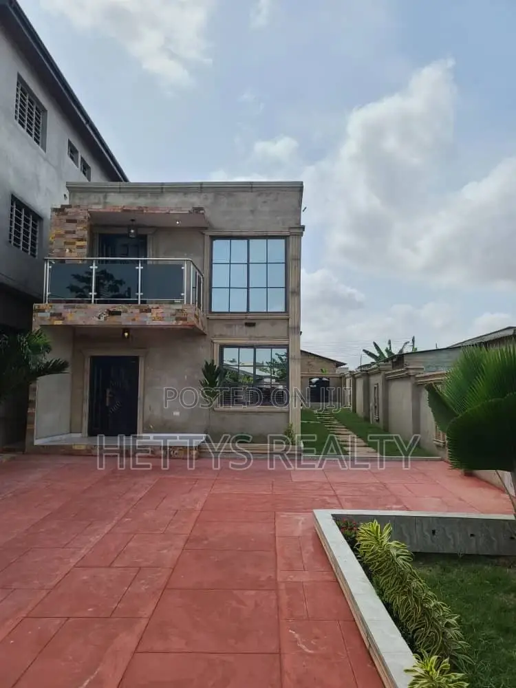 3bdrm House in Pokuase for sale