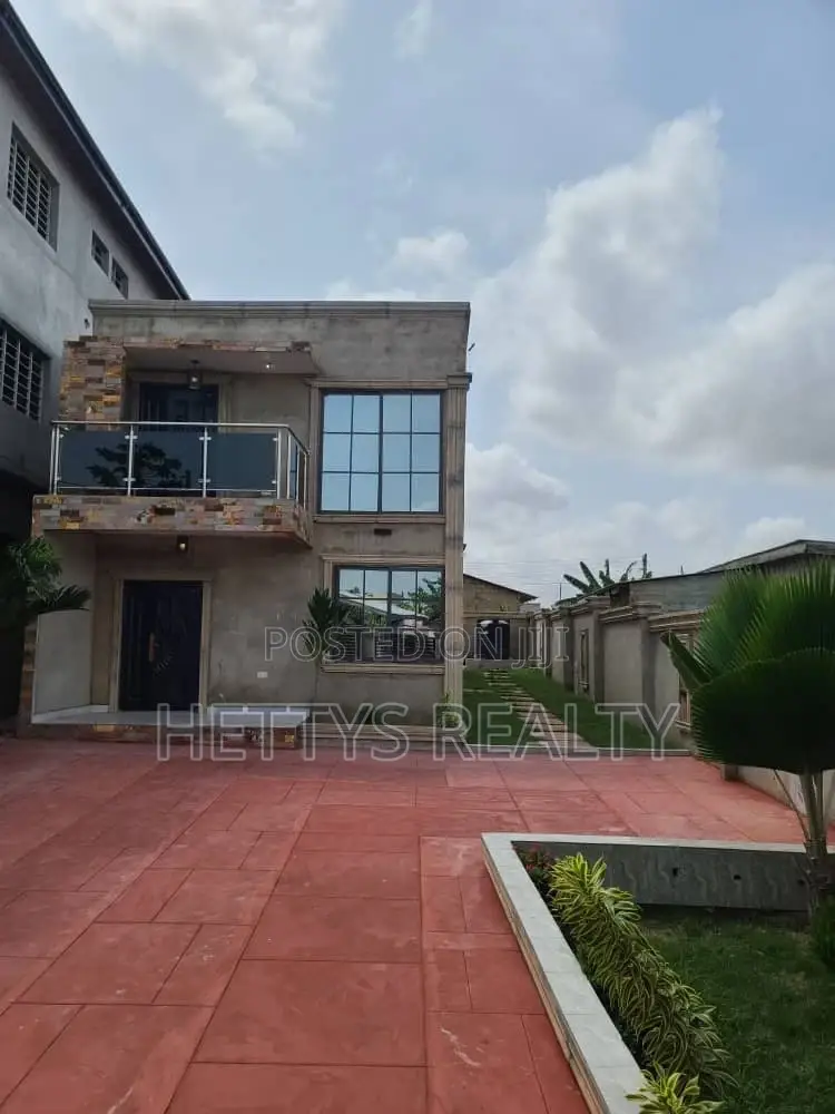 3bdrm House in Pokuase for sale