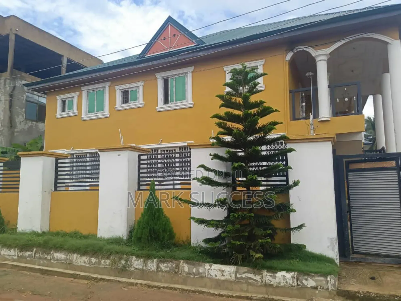 9bdrm House in Ga South Municipal for sale