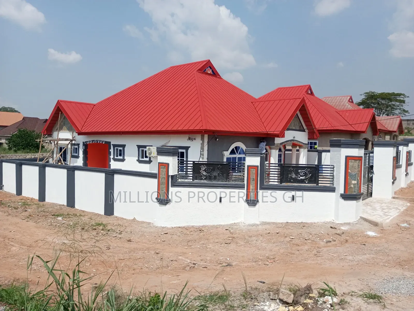 4bdrm House in Millions Properties, Kumasi Metropolitan for sale