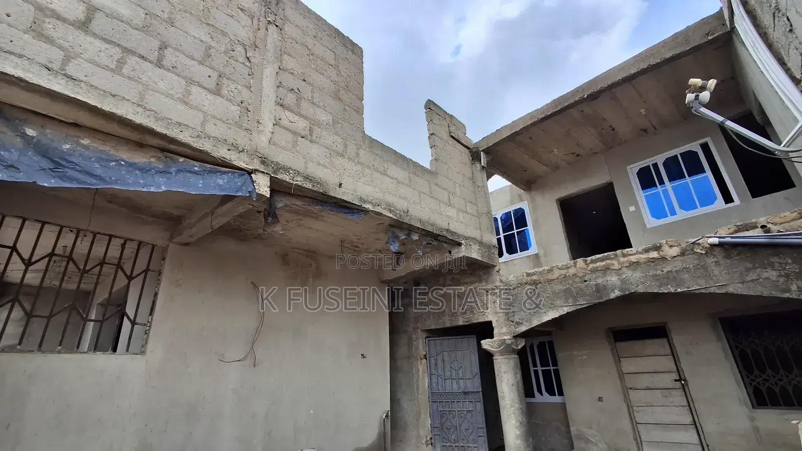12bdrm House in K Fuseini Estate, Kumasi Metropolitan for sale