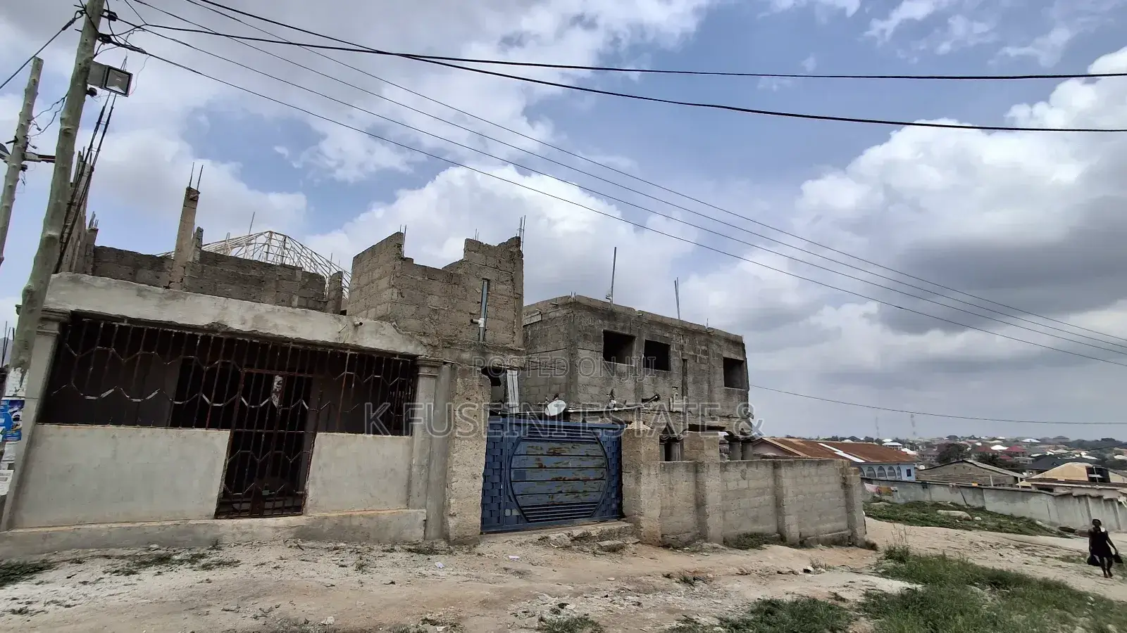 12bdrm House in K Fuseini Estate, Kumasi Metropolitan for sale