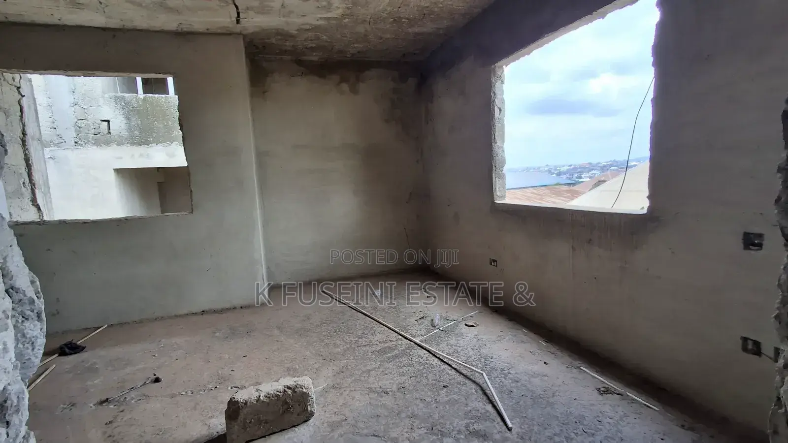 12bdrm House in K Fuseini Estate, Kumasi Metropolitan for sale