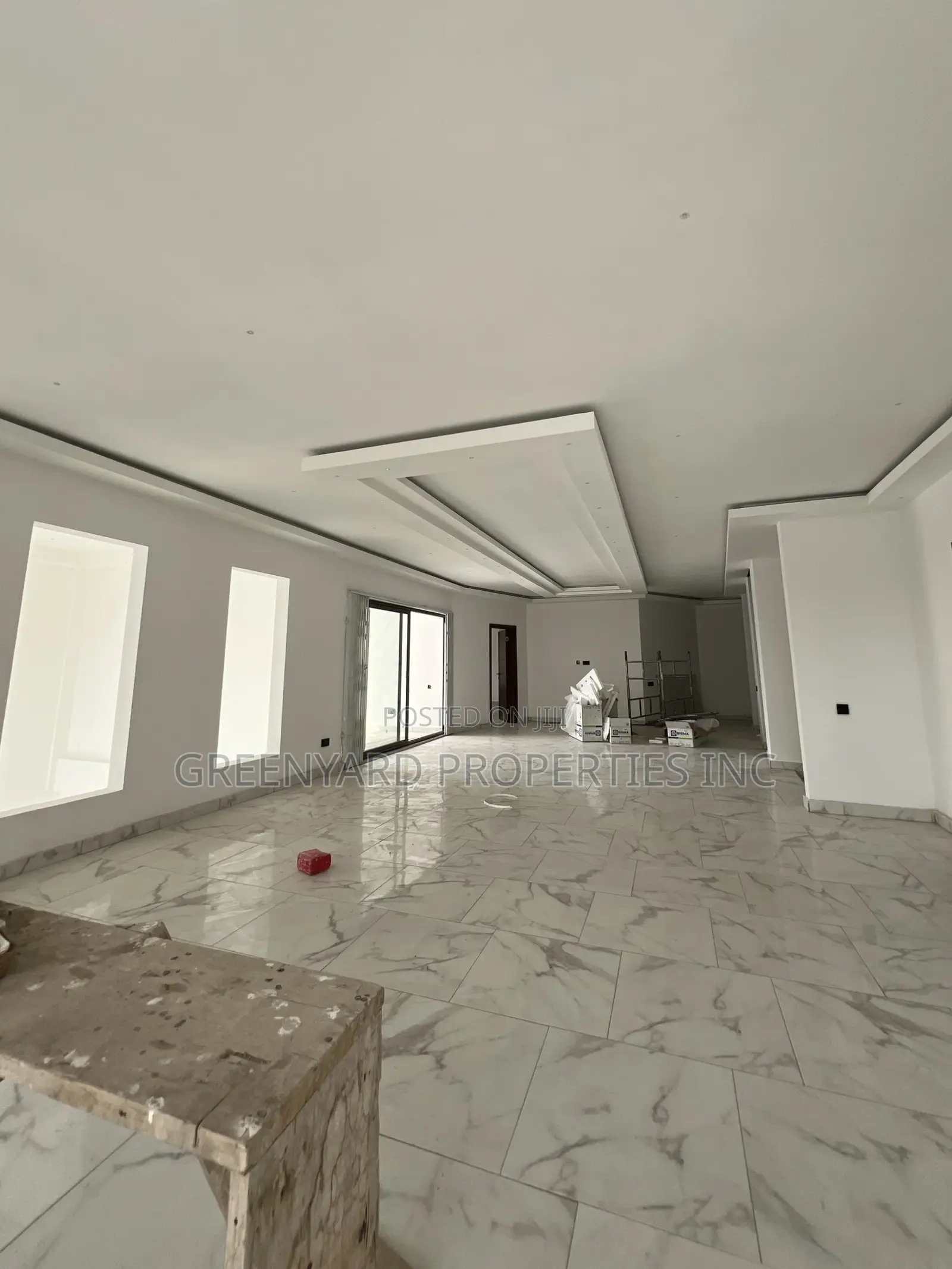9bdrm Mansion in Trasacco, Adjiriganor for sale