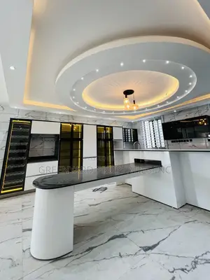 9bdrm Mansion in Trasacco, Adjiriganor for sale