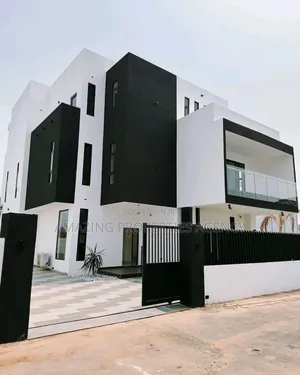 5bdrm Mansion in East Legon for sale