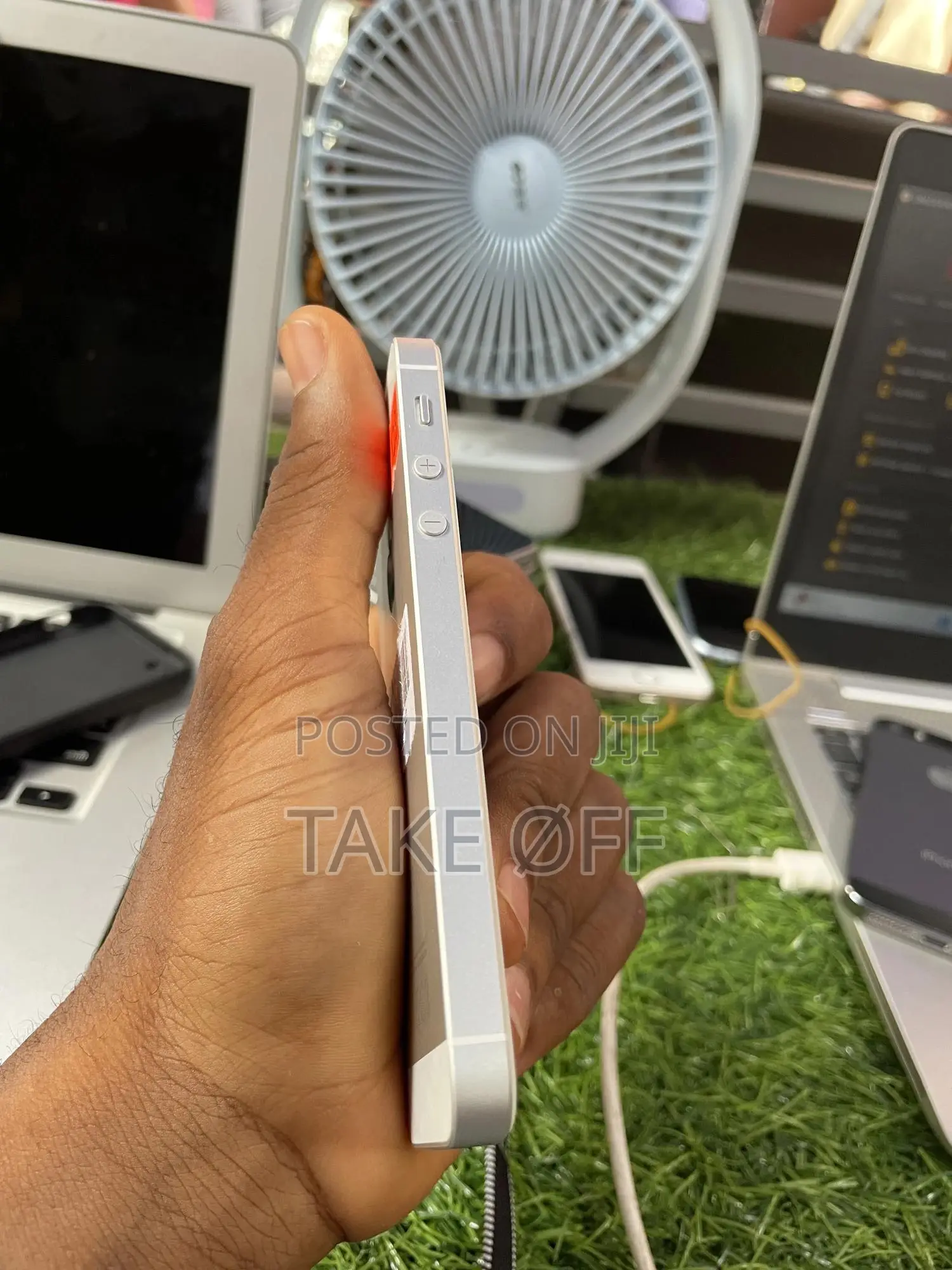 Apple iPhone SE 128 GB White