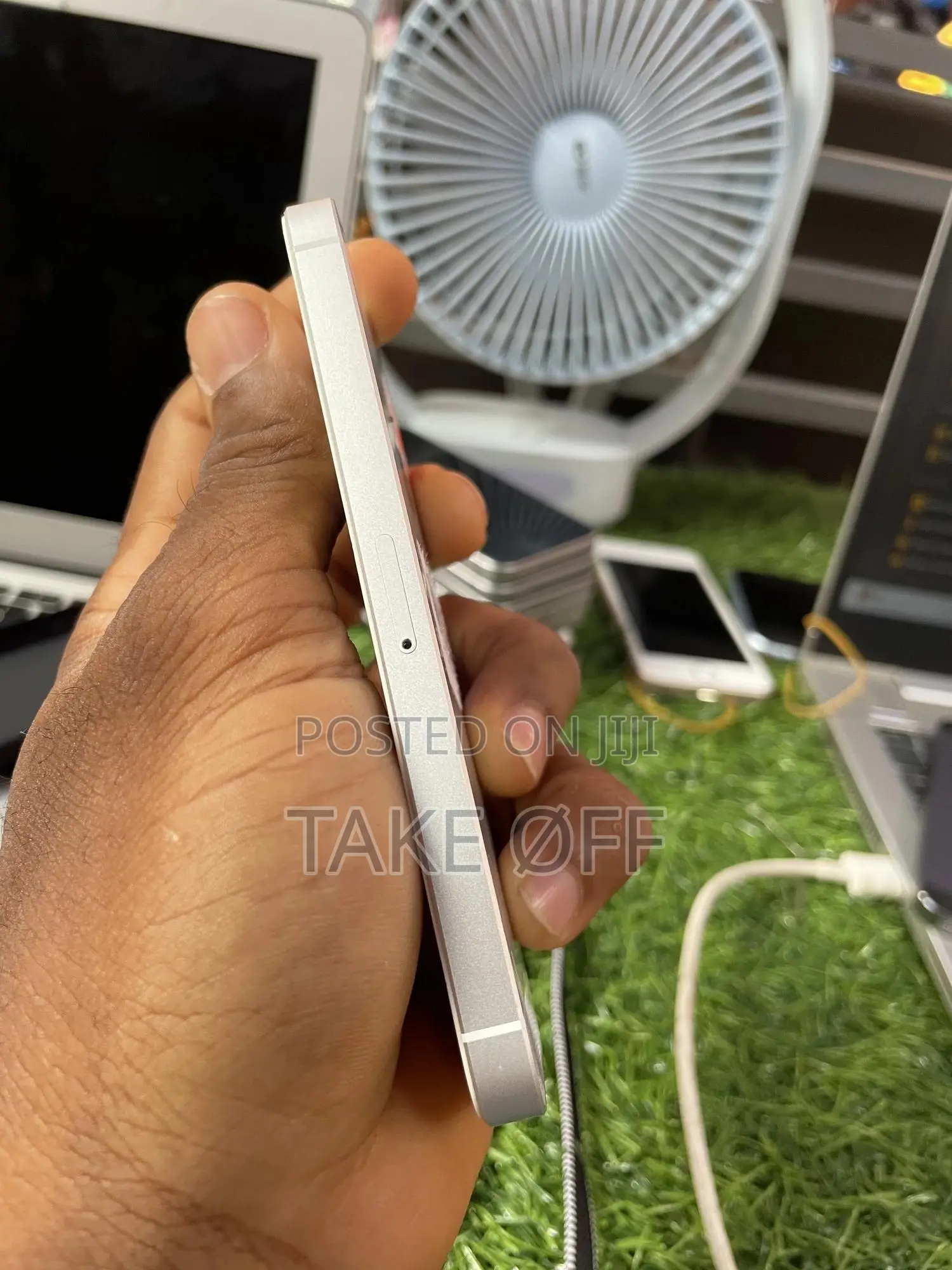 Apple iPhone SE 128 GB White