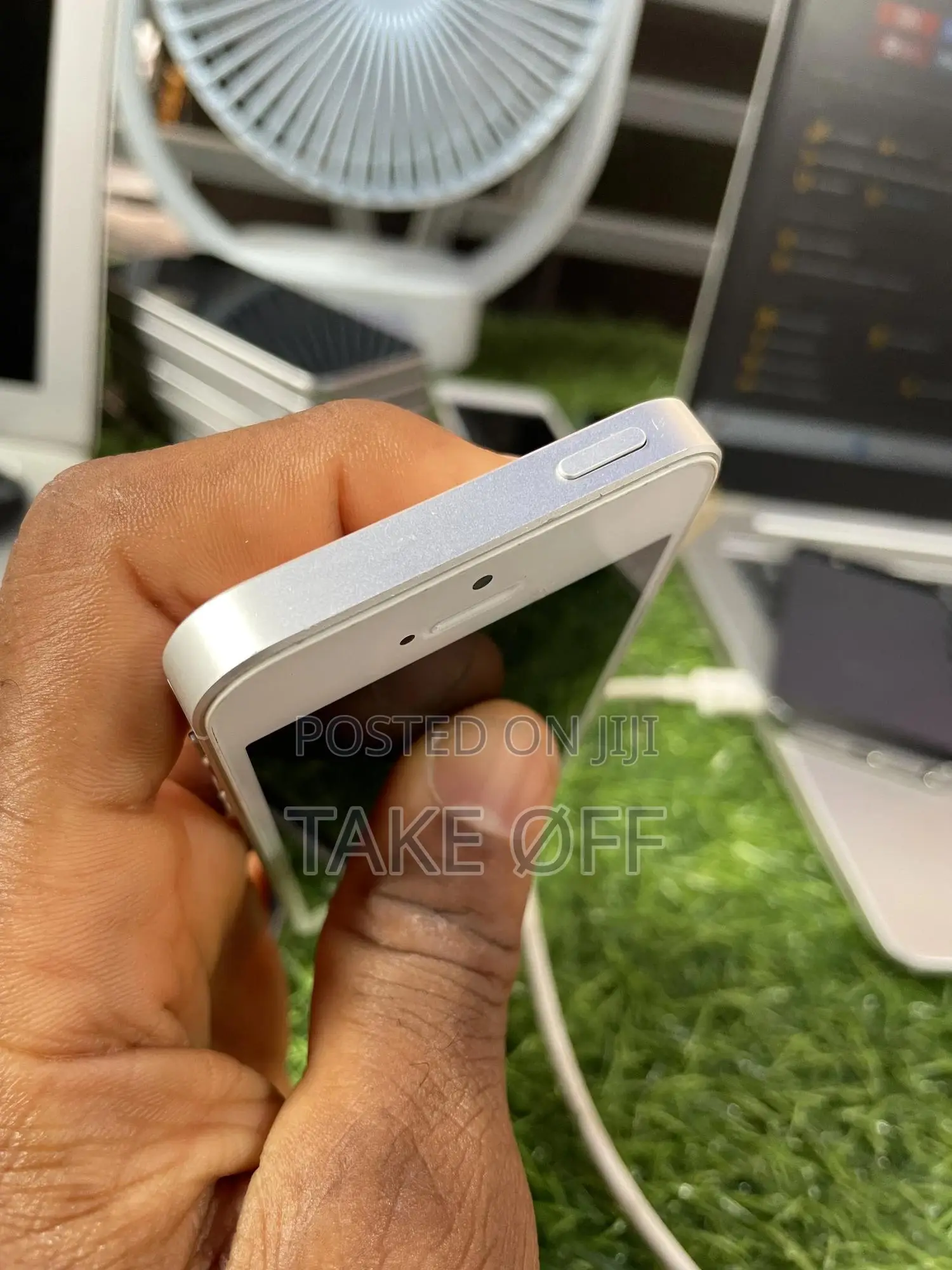 Apple iPhone SE 128 GB White