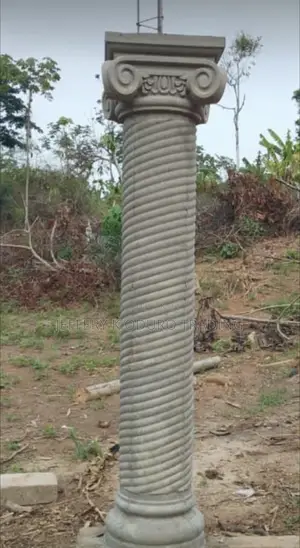 Round Rope Moulding Design / Pilar