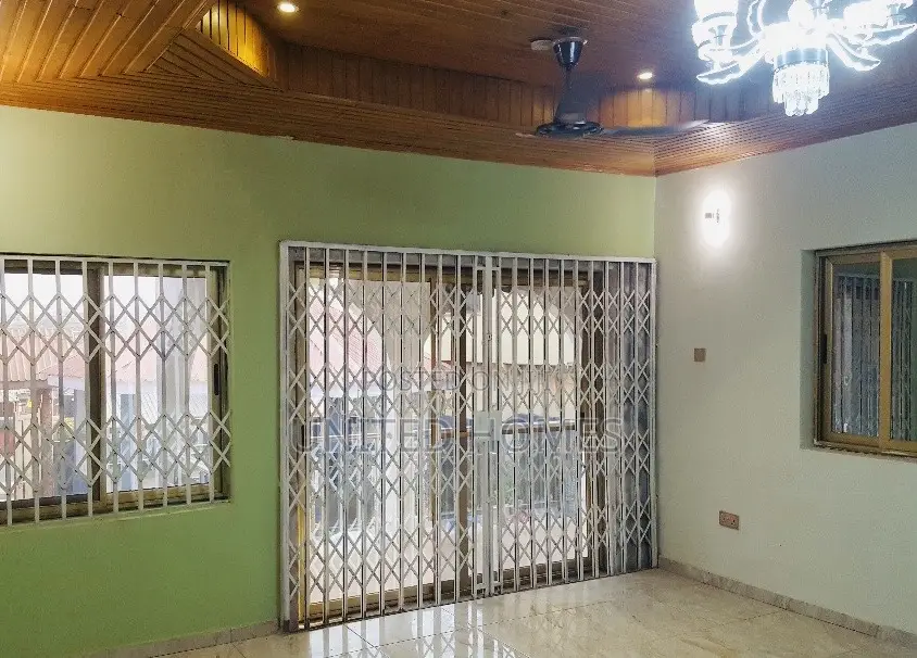 3bdrm House in Weija for sale