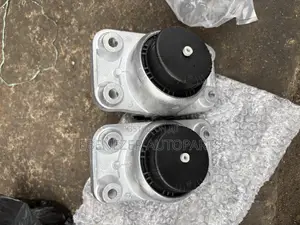 Range Rover Velar Engine Mount Seat