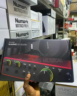 Focusrite Scarlett 2i2 4th Gen Usb Audio Interface Bundle