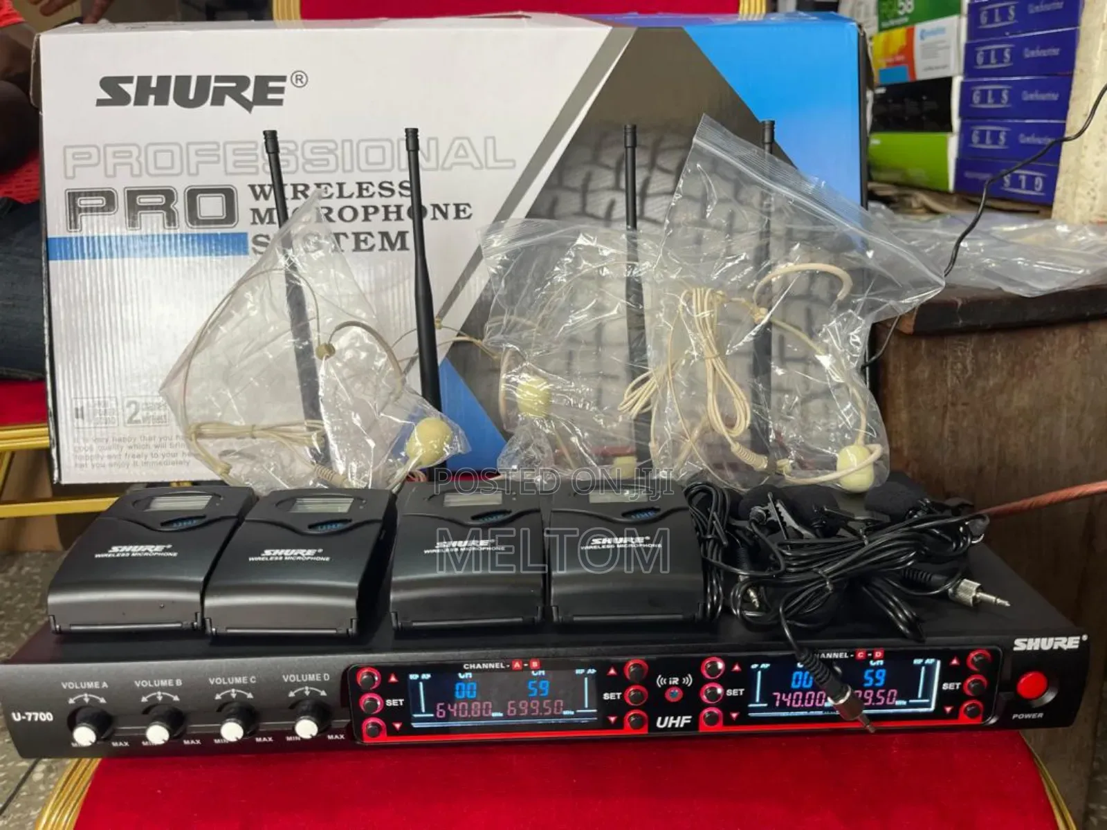 Shure U-7700 4in1 Wireless Head and Lapel Microphone