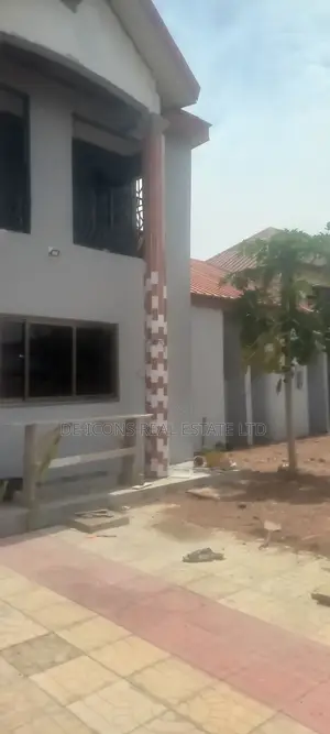 5bdrm Duplex in De-Icons Real Estate, Ga South Municipal for rent