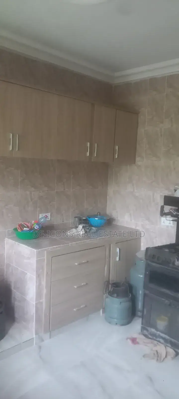 5bdrm Duplex in De-Icons Real Estate, Ga South Municipal for rent