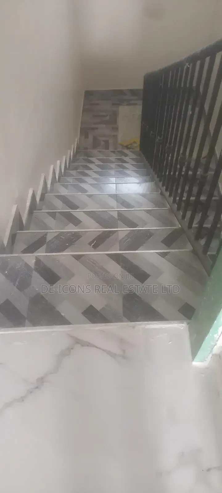 5bdrm Duplex in De-Icons Real Estate, Ga South Municipal for rent