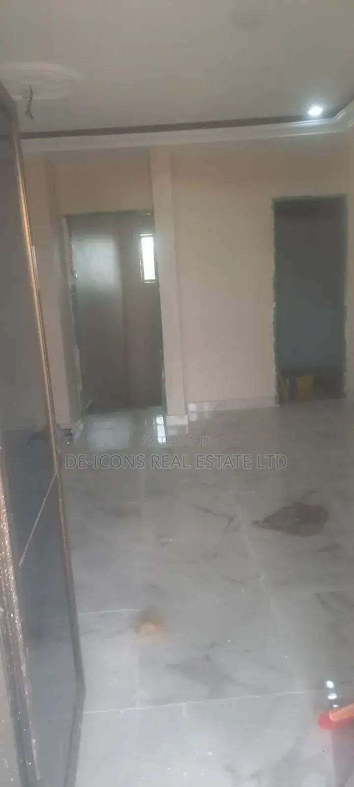 5bdrm Duplex in De-Icons Real Estate, Ga South Municipal for rent