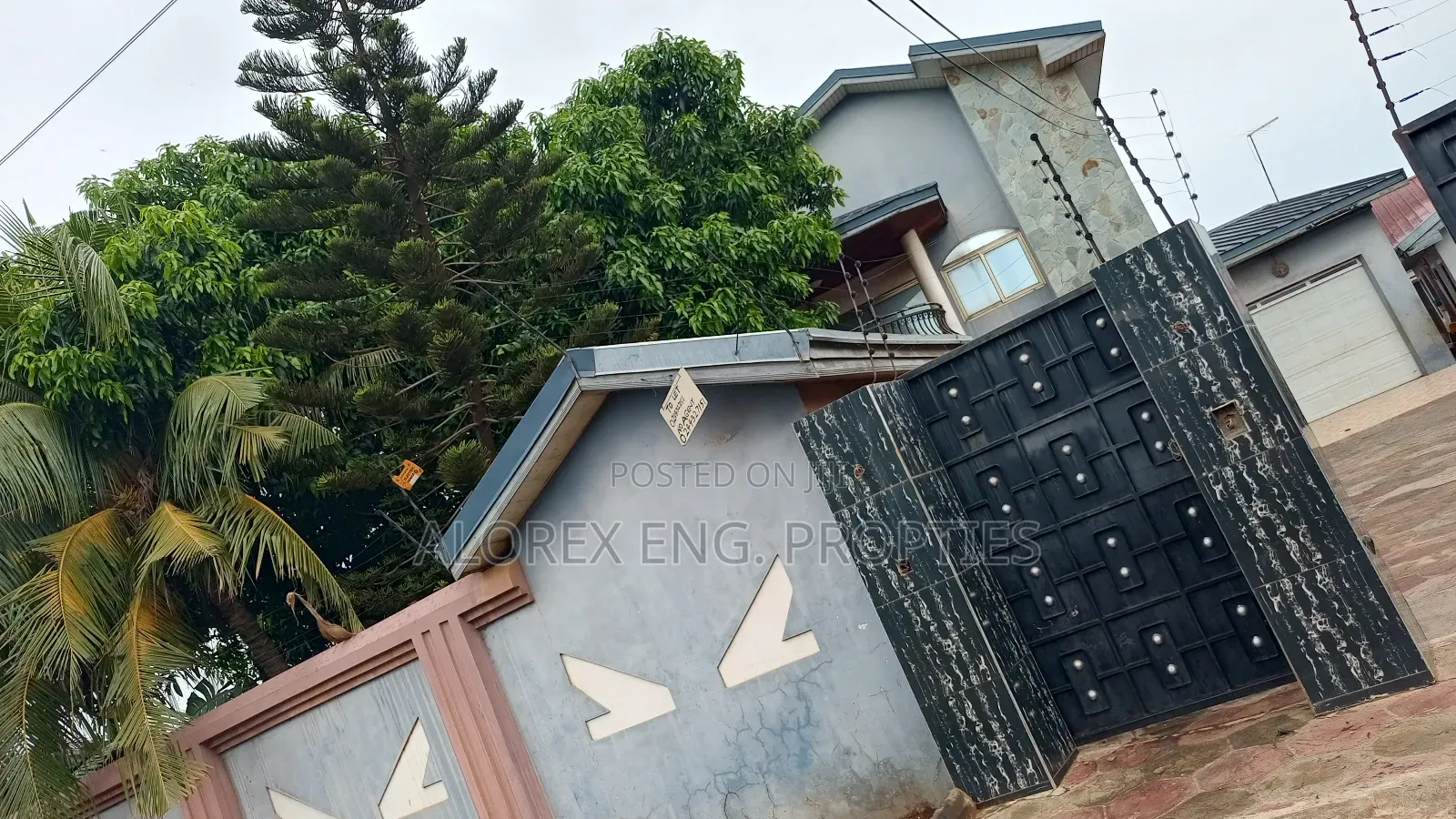 7bdrm House in Foster Home, Adenta for rent