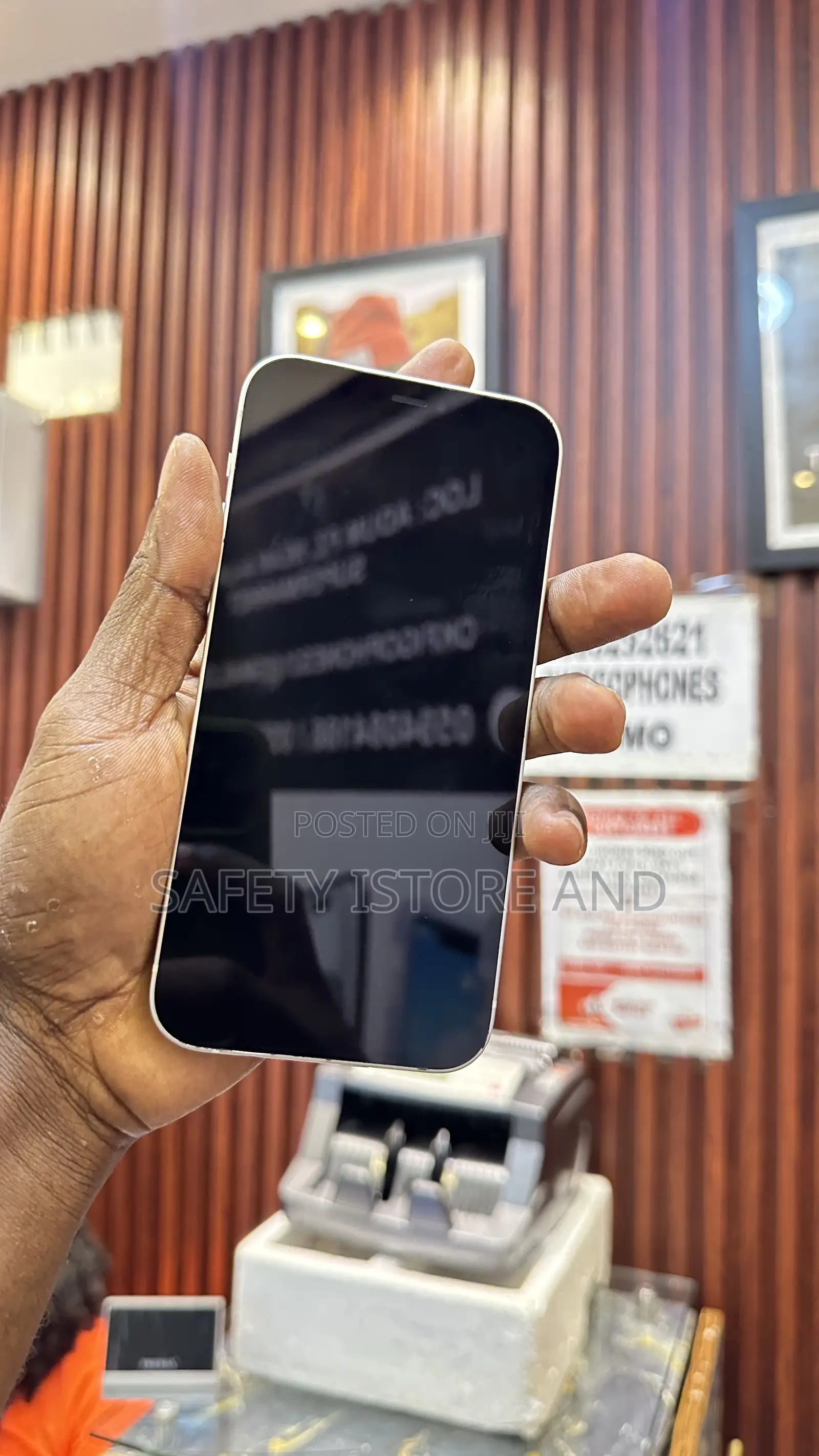 New Apple iPhone 12 128 GB Silver