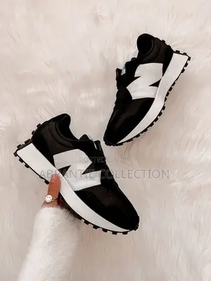 Quality New Balance 327 Low Trainers