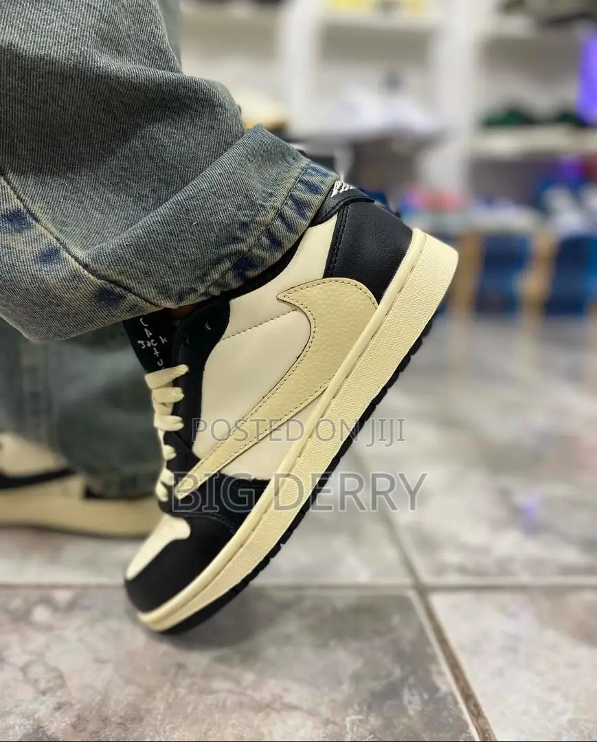 Travis Scott Jordan 1 Vanilla