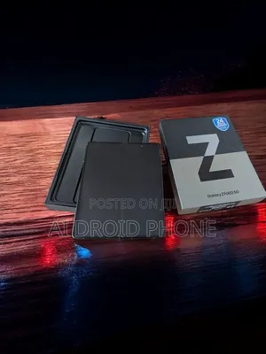 New Samsung Galaxy Z Fold3 5G 256 GB Rose Gold